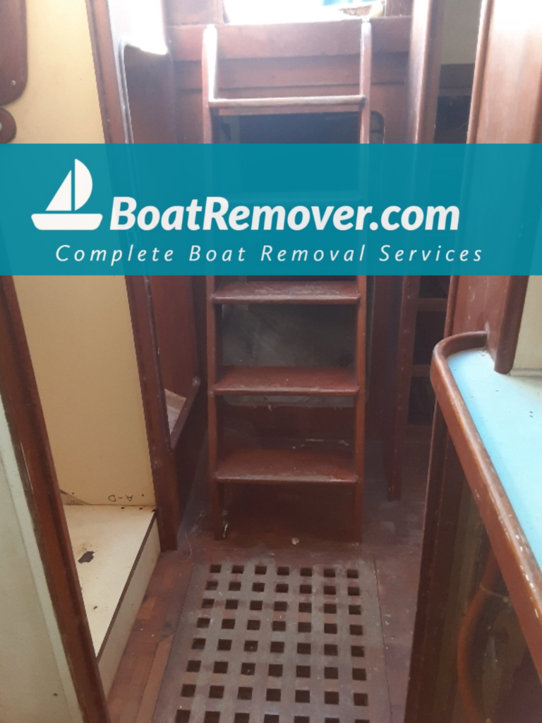 Palm Coast Boat Removal and Towing by Water