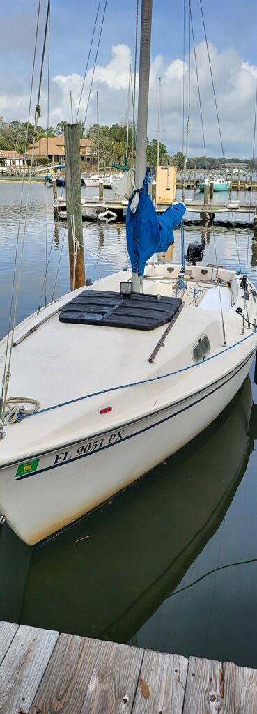 Navarre - Eglin Air Force Base Sailboat Removal of Chrysler Swing Keel 